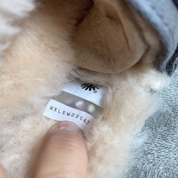 UGG LITNEY GREY Slippers - Picture 10 of 11